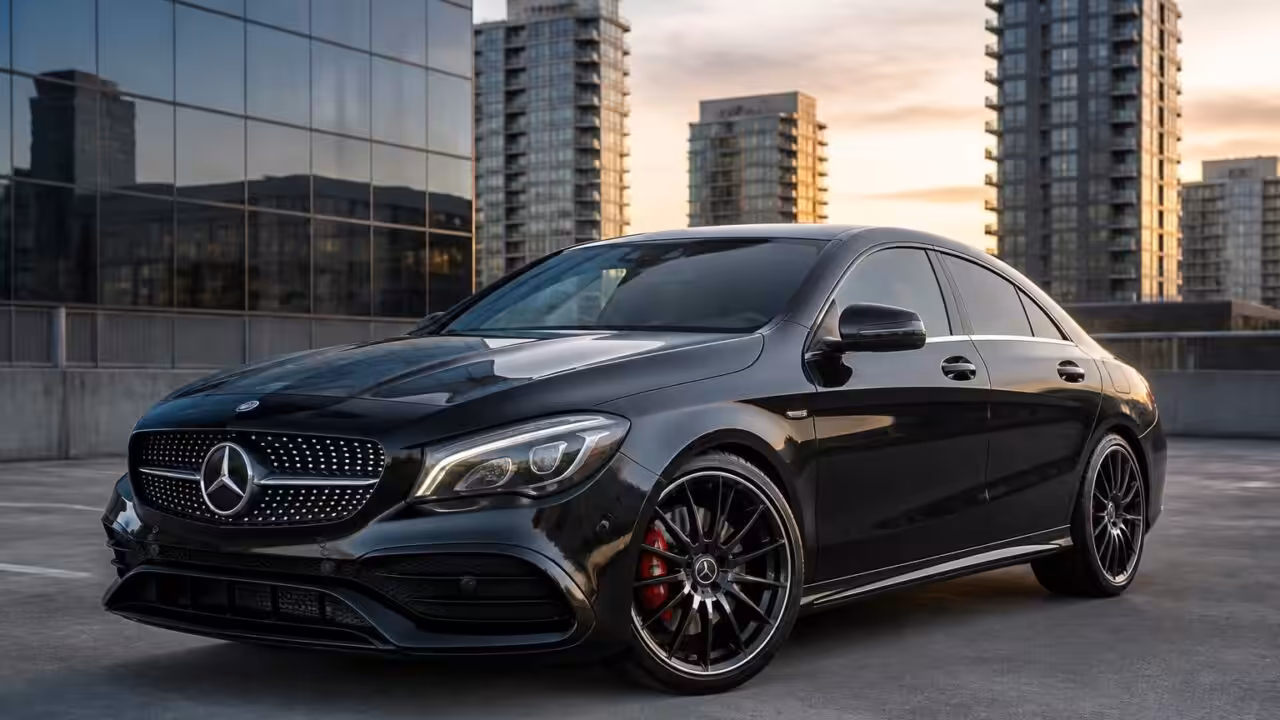 découvrez la mercedes cla class amg d'occasion, une berline sportive alliant élégance, performance et confort pour une expérience de conduite exceptionnelle.