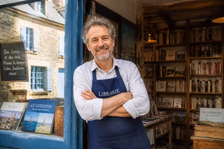 découvrez le parcours de bertrand, passionné du cotentin, qui dirige une librairie indépendante avec enthousiasme et dévouement, partageant une expérience professionnelle splendide et enrichissante.