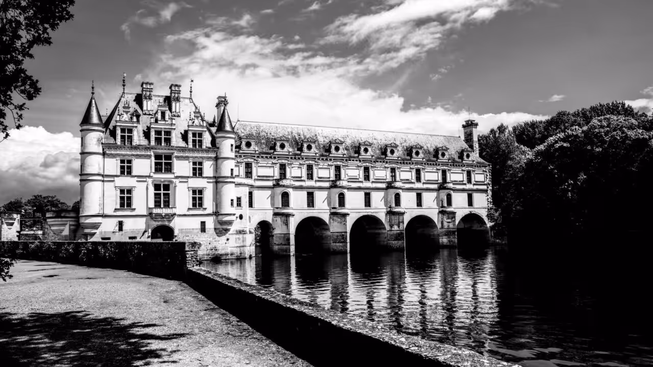 Imposition des ultra-riches, assaut de drones au Darfour et propos polémiques de Milei : l&rsquo;essentiel de l&rsquo;actualité